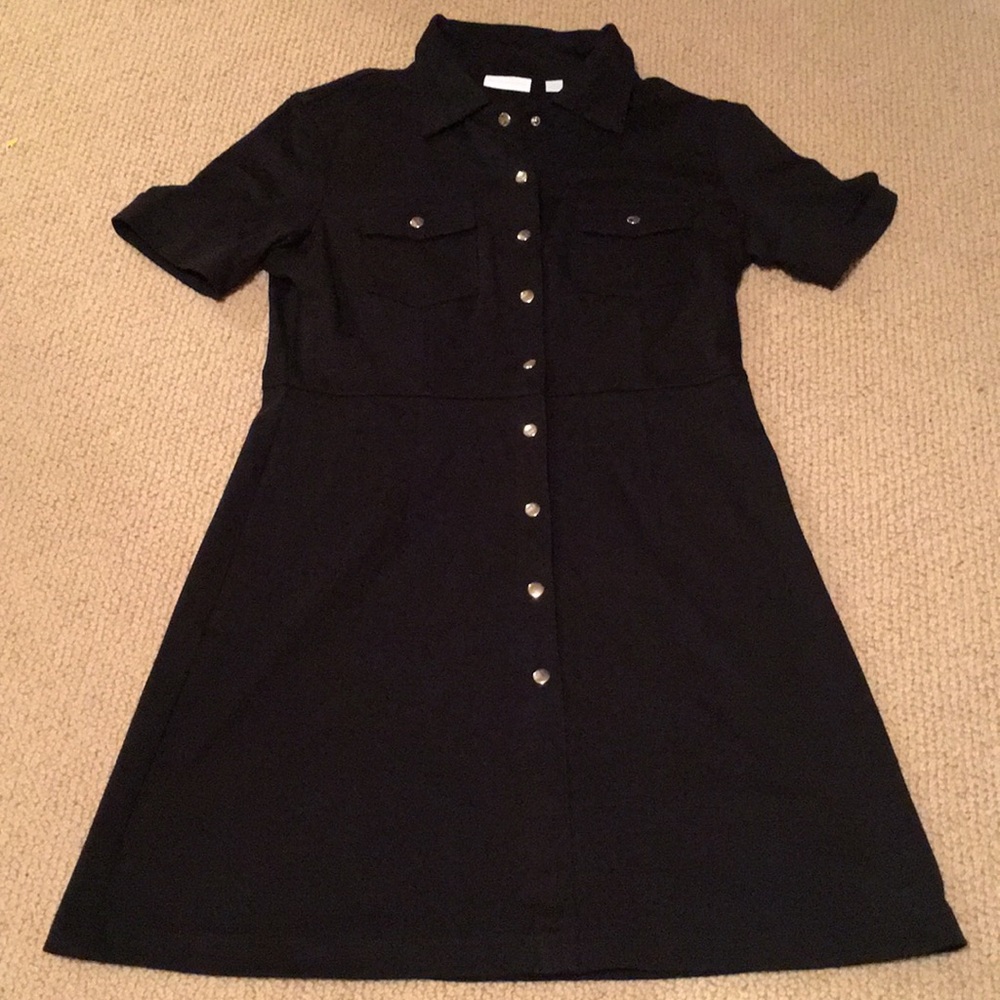 NEVER WORN NY&C dress size M Black w silver button